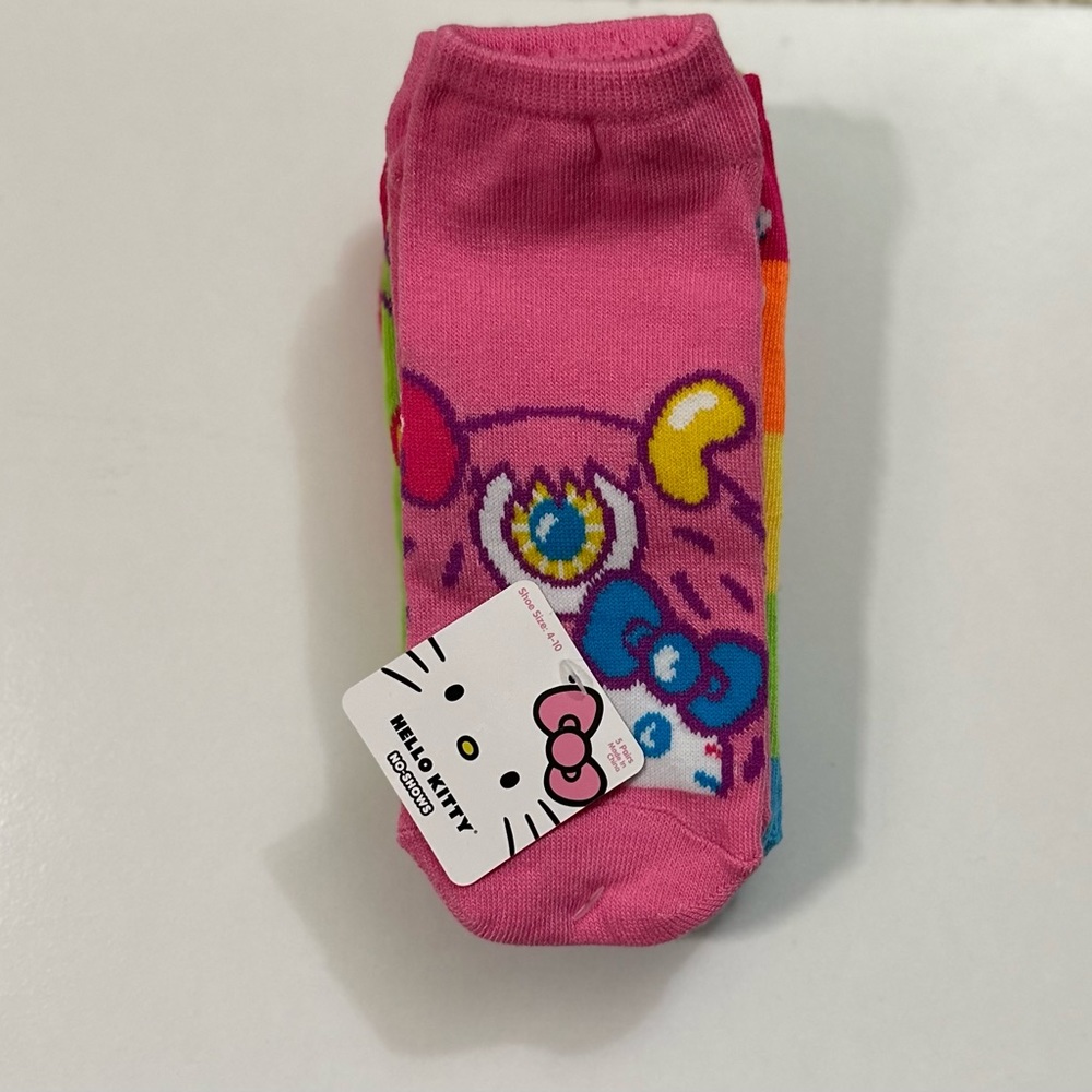HELLO KITTY NO-SHOWS SOCKS